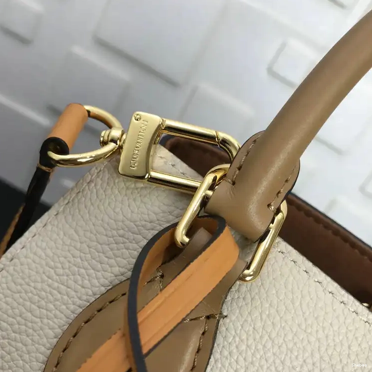 Bags 2104DJ0064 LV 0821